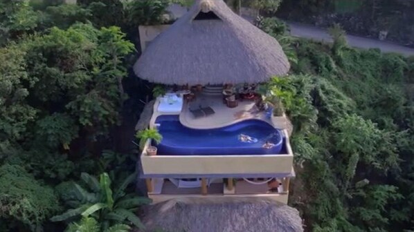 Exterior - Casa Encantadora is your dream vacation. Fully staffed with cook, maid & more. (Zihuatanejo)