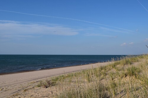 Ellie`s Cottage with Cherry Beach