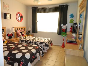 3 عدّة غرف نوم ومكواة/لوح كي وسرير سفر وواي فاي مجانًا