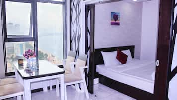 50 bedrooms, in-room safe, iron/ironing board, WiFi
