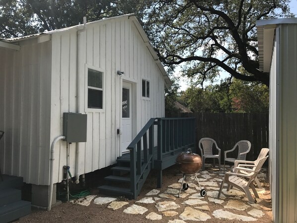Exterior - Walking distance to Zilker Park, ACL, and so much more! (Austin)