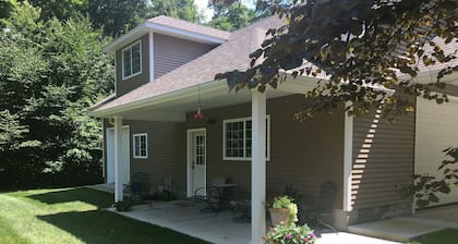 Private entrance fully furnished studio apartment in prestigue neighborhood