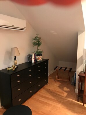 Interior - Private entrance fully furnished studio apartment in prestigue neighborhood (Batesville)
