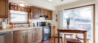 Comfortable & Clean 2-bdrm Home W/Great Amenities