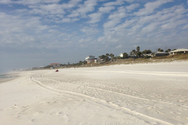Beach nearby, sun-loungers, beach towels