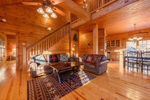 TV, fireplace, DVD player, foosball - Spacious Log Cabin With Hot Tub (Vilas)