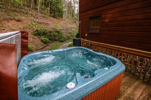 Outdoor spa tub - Spacious Log Cabin With Hot Tub (Vilas)