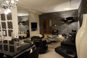 LCD TV - Villa de prestige Mermoz (Dakar)