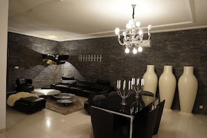 LCD TV - Villa de prestige Mermoz (Dakar)