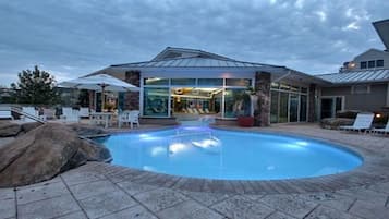 Indoor pool, outdoor pool