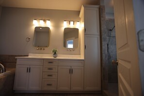 Combined shower/bathtub, jetted bath, towels, soap - Luxury Home Great Ocean Views, Pool, Elevator,45 Steps to beach (Kure Beach)