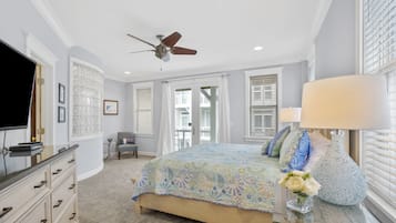 4 slaapkamers, een strijkplank/strijkijzer, wifi