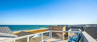 Luxury Home Great Ocean Views, Pool, Elevator,45 Steps to beach