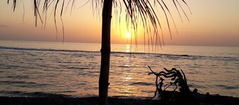 Guicci Resort - Playa Corona beach 