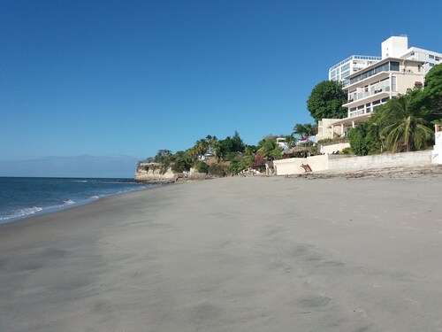 Guicci Resort - Playa Corona Beach