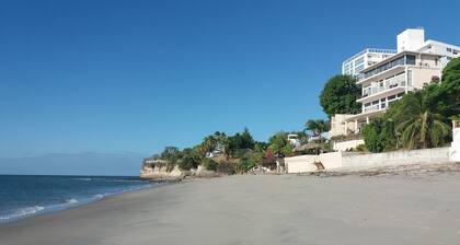 Guicci Resort - Playa Corona Beach