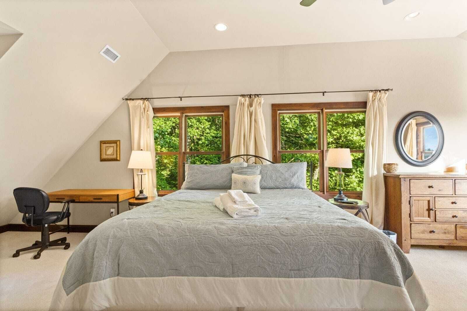 3 間睡房、書桌、免費 Wi-Fi、床單