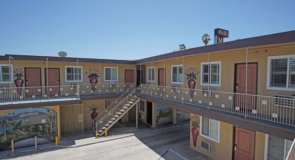 Exterior - Rosa Bell Motel - Los Angeles (Los Angeles)