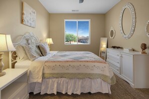 3 habitaciones, tabla de planchar con plancha y cuna de viaje 