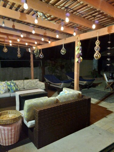 Yksityinen koti suuri perheille ja ystäville sekä pienille juhla-tapahtumille.