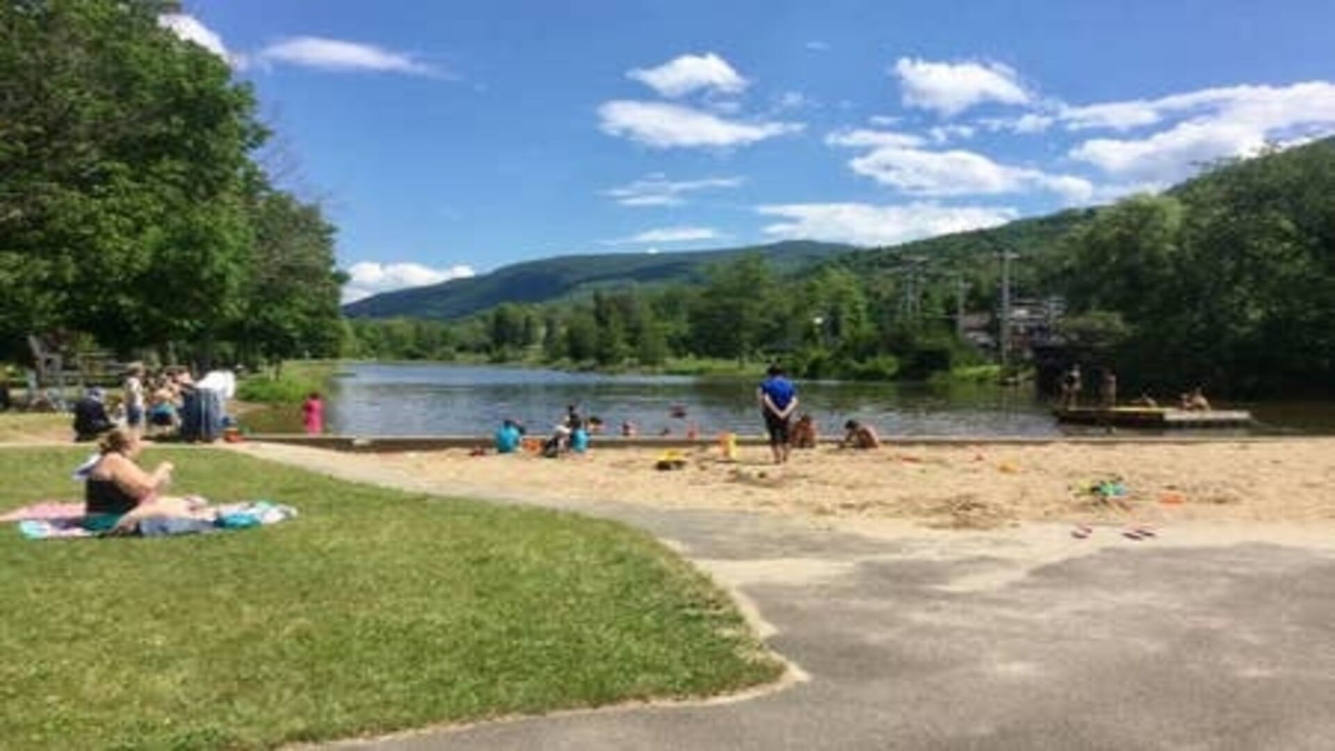 Solsenger og strandhåndklær