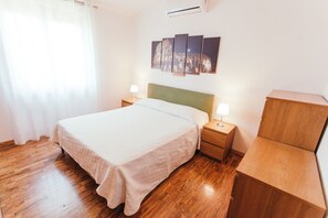2 Schlafzimmer, Bügeleisen/Bügelbrett, Internetzugang, Bettwäsche