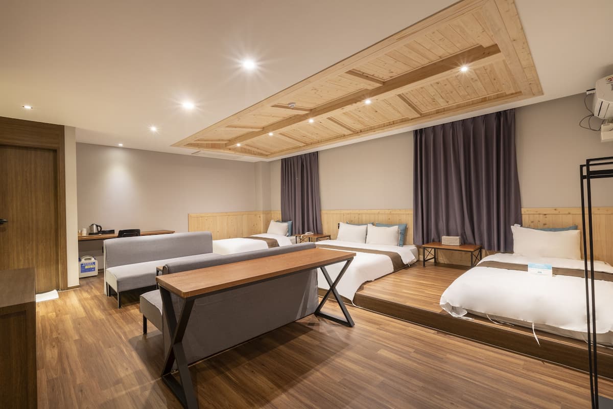 business suite (3 beds) | 1 bedroom, premium bedding, down duvets, memory-foam beds