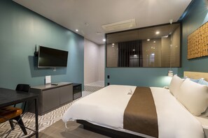 Deluxe Room, 1 King Bed, Non Smoking | Premium bedding, down comforters, memory foam beds, in-room safe - Sorgente Business Hotel (Busan)