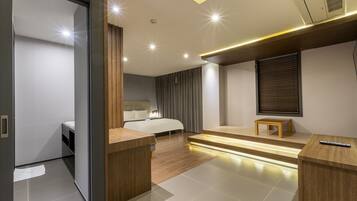 Suite Spa Room | Premium bedding, down comforters, memory foam beds, in-room safe