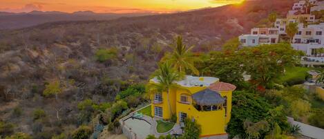 المنشأة من الخارج