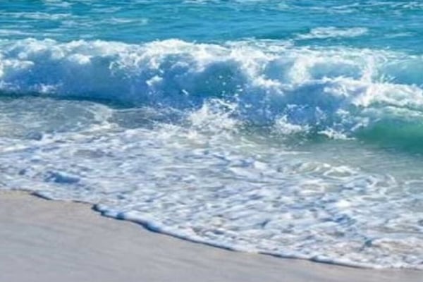 在海滩、沙滩椅