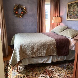 5 bedrooms, desk, iron/ironing board, free WiFi - Harbor View Cottage Maine, 150+ years old (Cutler)