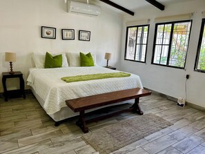 5 bedrooms, iron/ironing board, travel crib, free WiFi - Beachfront House In Exclusive Beach (Cangrejera,)