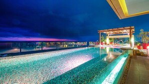 An infinity pool