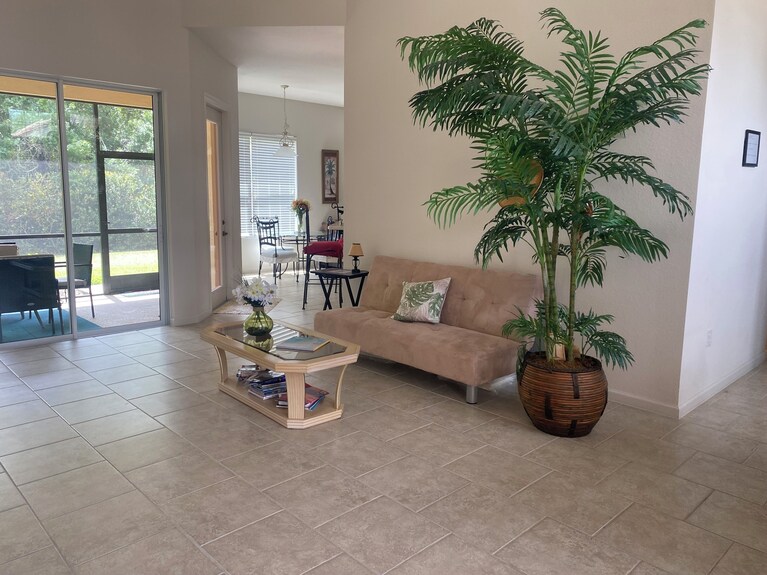 Wunderschöne Villa In Wohnanlage, Pool, Brandneues Ausstattungszentrum. - Fort Myers, FL
