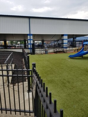 Property grounds - Downtown Lawrenceburg, Indiana, on the Ohio River, minutes to Perfect North Ski. (Lawrenceburg)