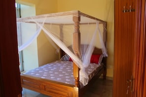 Penthouse - 2 sovrum | 2 sovrum, värdeförvaringsskåp på rummet och skrivbord