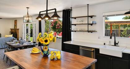 Äskettäin valmistunut Sonoma Vacation Getaway lähellä aukiota, mutta maassa