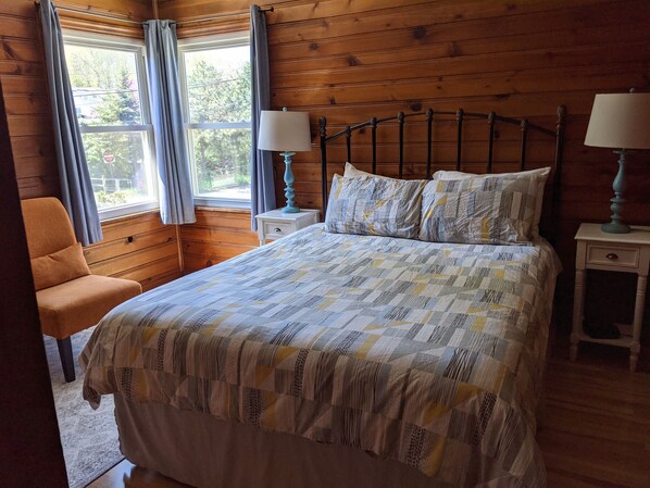 4 bedrooms, iron/ironing board, travel cot, free WiFi