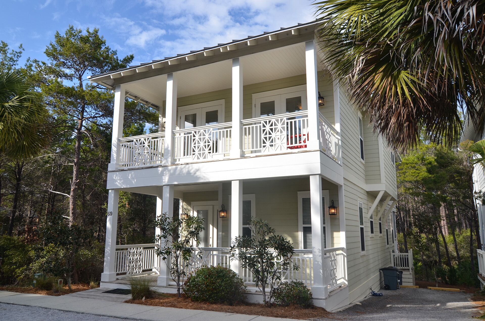 5 Star Rating! Gorgeous Southern Style Beach house! Great for Families!