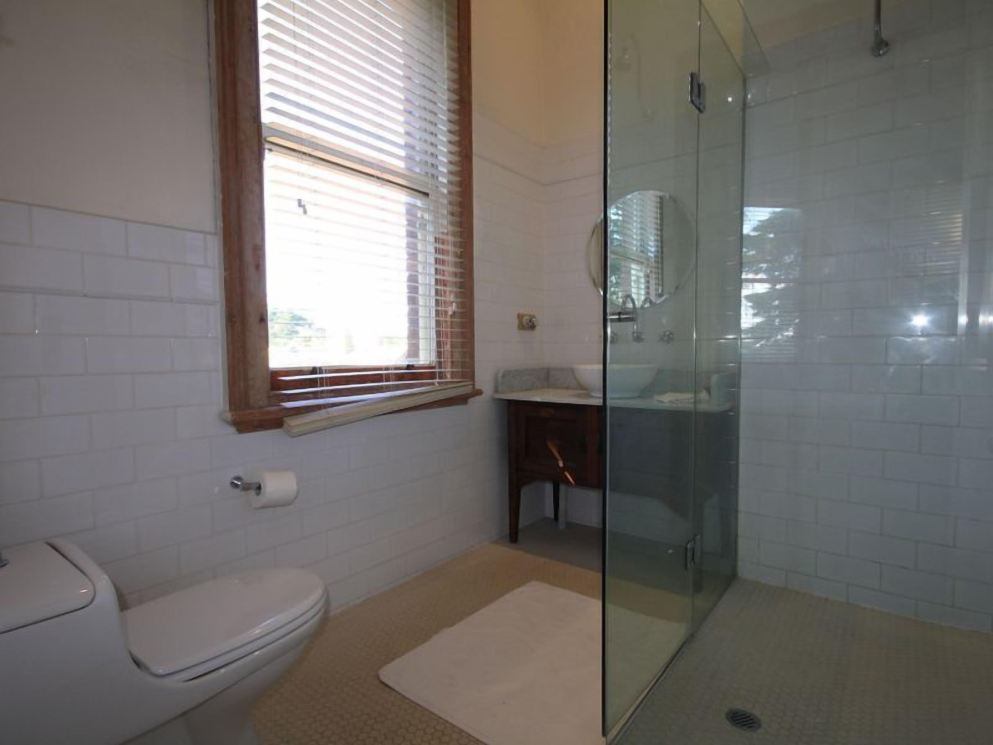 A Grand Mansion in Yarraville with off street parking — image 16