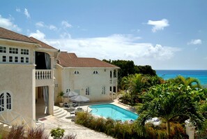 Exterior - 6 BR en suite luxury villa near beach - pool, WiFi, A/C, full staff (Fryers Well Beach)