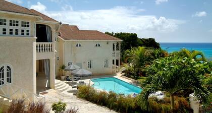 6 BR en suite luxury villa near beach - pool, WiFi, A/C, full staff