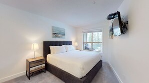 1 bedroom, iron/ironing board, internet, bed sheets
