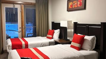 2 bedrooms, iron/ironing board, travel crib, free WiFi