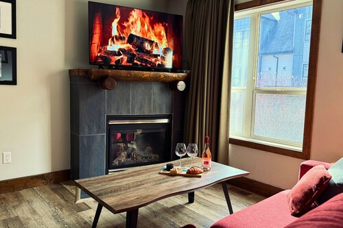 Spacious, Pet Friendly, Townhouse – Hot Tub | Perfect for Families!