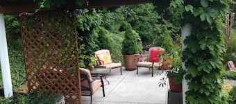 Selah Retreat Guesthouse B&B - "Defining Tranquility, Beauty and Excellence!"