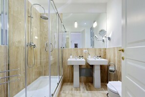 تجهيزات دش، مجففات شعر، مراحيض شطف، مناشف