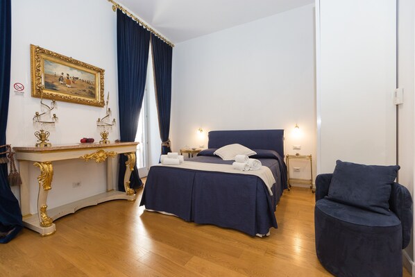 1 chambre, coffre-fort, fer et planche à repasser