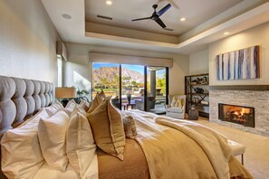 4 bedrooms, desk, iron/ironing board, travel crib - Villa Lago - Luxe Infinity Edge Pool, Mountain & Lake Views #065943 4br (La Quinta)